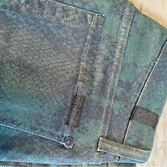 7 for all mankind jeans size 26, snake print green - Picture 7 of 11